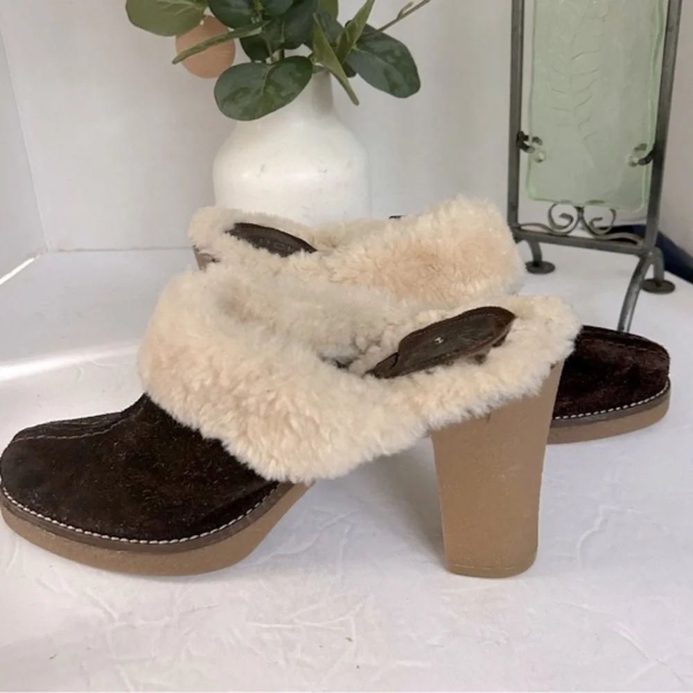 BCBG Fur Lined Brown Suede Chunky Heeled Bootie  Clogs. Size 6.5 - Picture 5 of 9